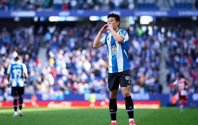Efter 1-0 indledte Wu Lei superstjernebehandling