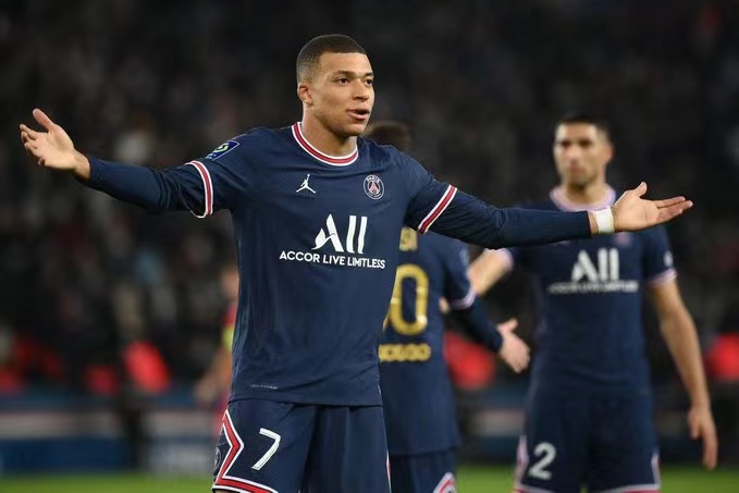 Mbappé bryder ud